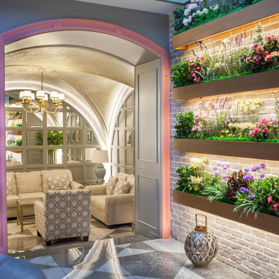 Theatrum Hotel Baku Exterior foto Vertical garden