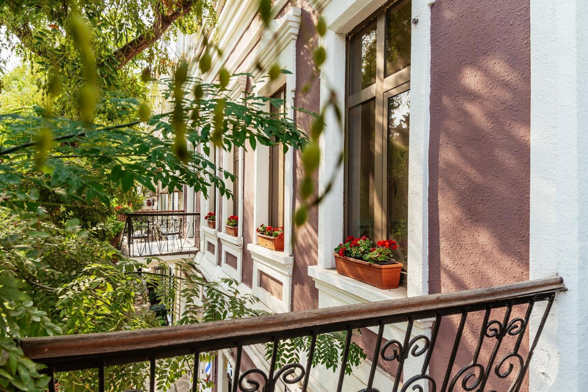 Theatrum Hotel Baku Exterior foto The house of the writer in Belgrade